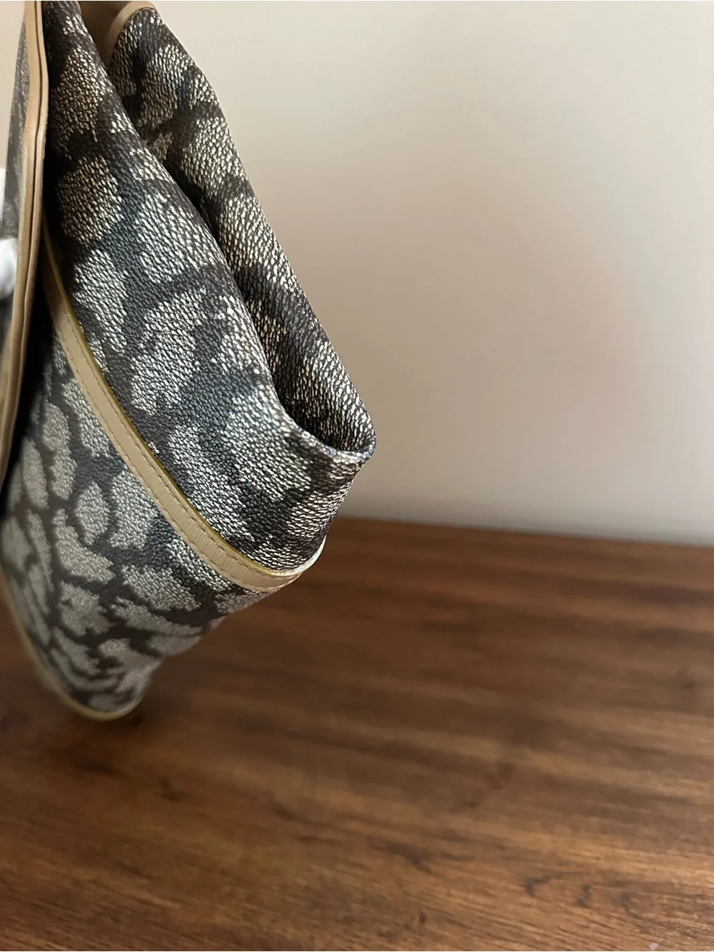 YSL Gray & Black Vintage Giraffe Print Clutch - Picture 6 of 10